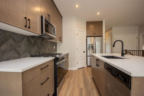 37 Terra Close, Red Deer, AB - Indoor Photo Showing Kitchen With Stainless Steel Kitchen With Upgraded Kitchen