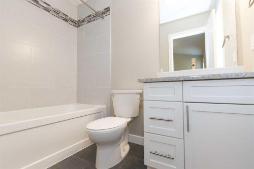 12504 119 Avenue Nw, Edmonton, AB - Indoor Photo Showing Bathroom