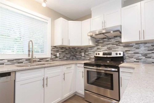 12504 119 Avenue Nw, Edmonton, AB - Indoor Photo Showing Kitchen With Upgraded Kitchen