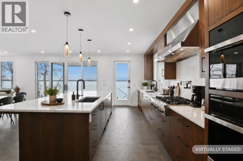 158 Jarvis Bay Drive, Jarvis Bay, AB - Indoor Photo Showing Kitchen With Upgraded Kitchen
