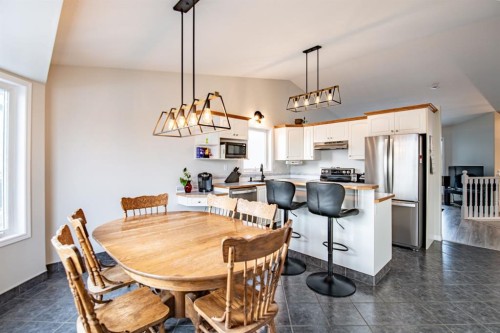 82 Westglen Boulevard, Blackfalds, AB - Indoor Photo Showing Other Room