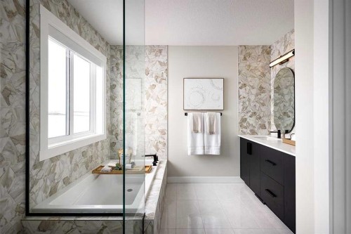 17 Amblefield View Nw, Calgary, AB - Indoor Photo Showing Bathroom