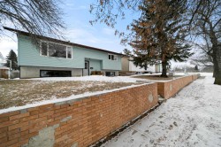 5205 57 Street  Camrose, AB T4V 2Y7