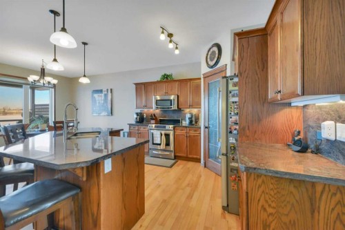 132 Illingworth Close, Red Deer, AB - Indoor Photo Showing Kitchen