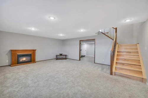 132 Illingworth Close, Red Deer, AB - Indoor