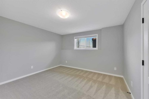132 Illingworth Close, Red Deer, AB - Indoor Photo Showing Other Room