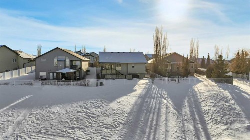 132 Illingworth Close, Red Deer, AB - Outdoor