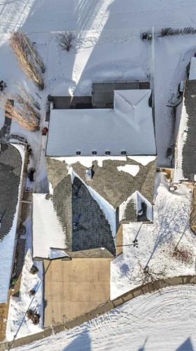 132 Illingworth Close, Red Deer, AB - Outdoor