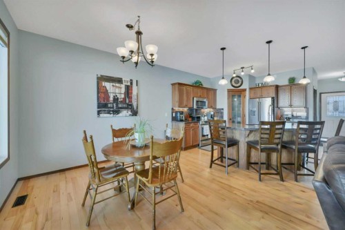 132 Illingworth Close, Red Deer, AB - Indoor Photo Showing Dining Room