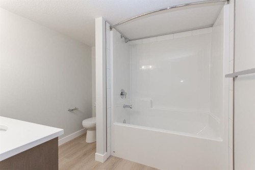 41 Terra Close, Red Deer, AB - Indoor Photo Showing Bathroom