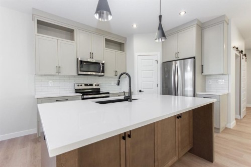 41 Terra Close, Red Deer, AB - Indoor Photo Showing Kitchen With Stainless Steel Kitchen With Upgraded Kitchen