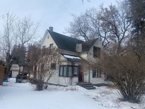 4826 47 Street  Camrose, AB T4V 1J6