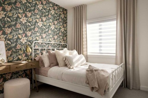 55 Creekview Avenue Sw, Calgary, AB - Indoor Photo Showing Bedroom