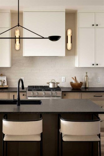 55 Creekview Avenue Sw, Calgary, AB - Indoor Photo Showing Kitchen With Upgraded Kitchen