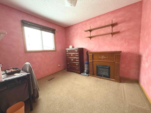 4604 Womacks Road, Blackfalds, AB - Indoor