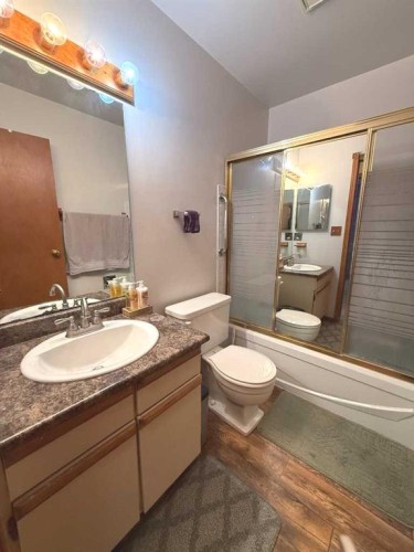 4604 Womacks Road, Blackfalds, AB - Indoor Photo Showing Bathroom