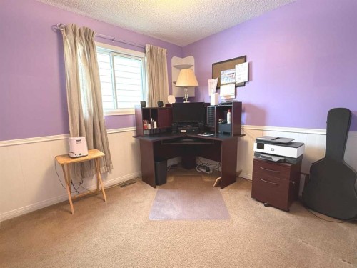 4604 Womacks Road, Blackfalds, AB - Indoor Photo Showing Office