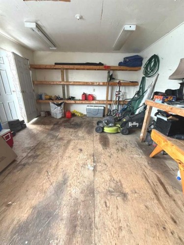 4604 Womacks Road, Blackfalds, AB - Indoor Photo Showing Garage