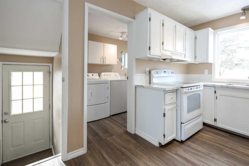 70 Mclevin Crescent, Red Deer, AB - Indoor Photo Showing Laundry Room