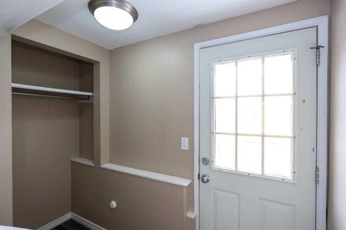 70 Mclevin Crescent, Red Deer, AB - Indoor Photo Showing Other Room