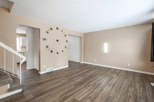 70 Mclevin Crescent, Red Deer, AB - Indoor Photo Showing Other Room