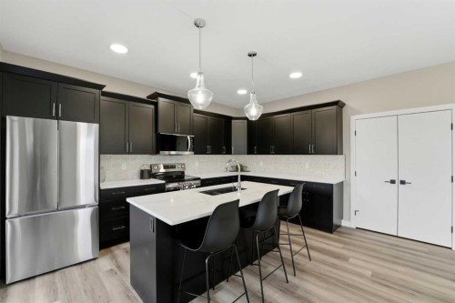 25 Murphy Close, Blackfalds, AB - Indoor Photo Showing Kitchen With Upgraded Kitchen