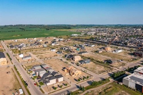 14 Tozer Lane, Red Deer, AB 