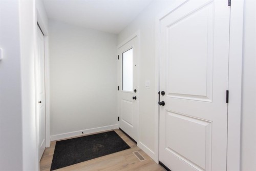 208 Augustus Way, Penhold, AB - Indoor Photo Showing Other Room