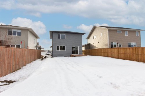 208 Augustus Way, Penhold, AB - Outdoor With Exterior