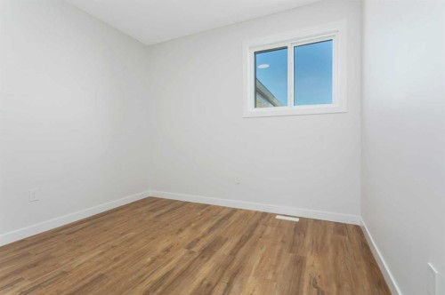 19 Everson Close, Red Deer, AB - Indoor Photo Showing Other Room