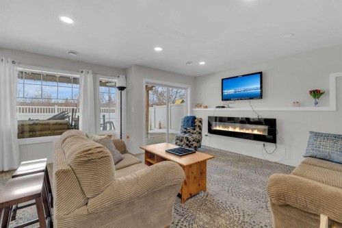 156 Wiley Crescent, Red Deer, AB - Indoor Photo Showing Living Room With Fireplace