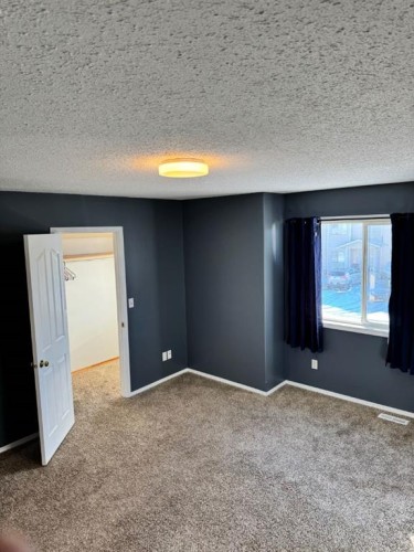 61 Lakeview Close, Blackfalds, AB - Indoor Photo Showing Other Room