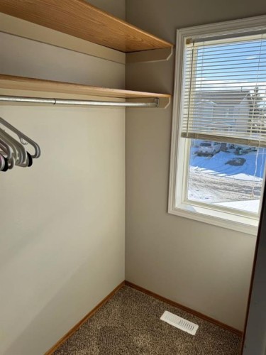 61 Lakeview Close, Blackfalds, AB - Indoor Photo Showing Other Room