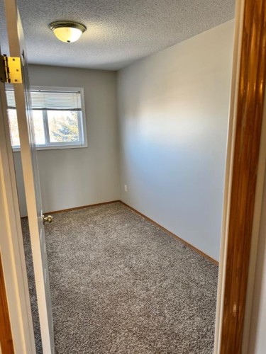 61 Lakeview Close, Blackfalds, AB - Indoor Photo Showing Other Room