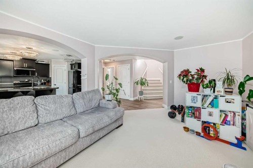 20 Bowman Circle, Sylvan Lake, AB - Indoor Photo Showing Living Room