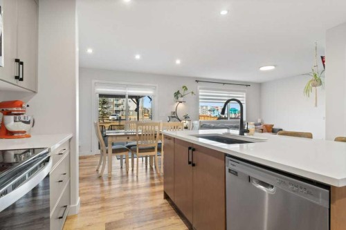 16 Trinity Street, Lacombe, AB - Indoor Photo Showing Kitchen With Upgraded Kitchen