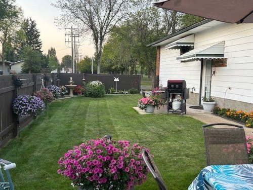 5809 43 Avenue, Camrose, AB - Outdoor