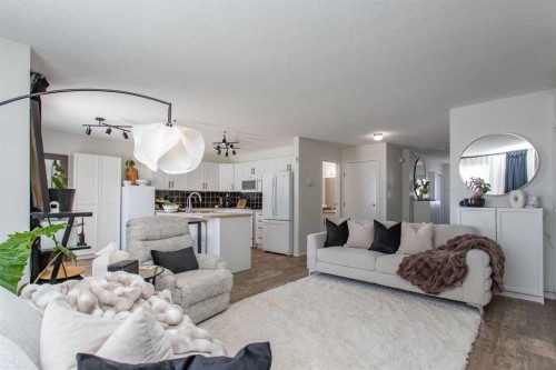 4-20 Jacobs Close, Red Deer, AB 