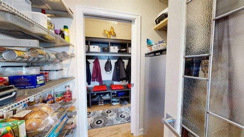 4020 Monarch Way, Stettler, AB - Indoor