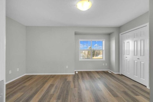 337 Addington Drive, Red Deer, AB - Indoor Photo Showing Other Room