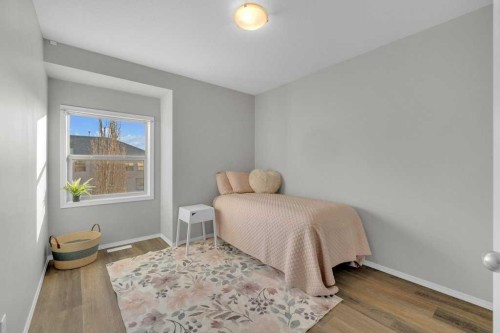 337 Addington Drive, Red Deer, AB - Indoor Photo Showing Bedroom