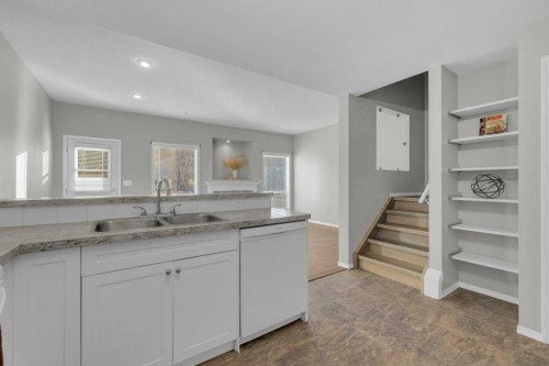 337 Addington Drive, Red Deer, AB - Indoor Photo Showing Kitchen With Double Sink