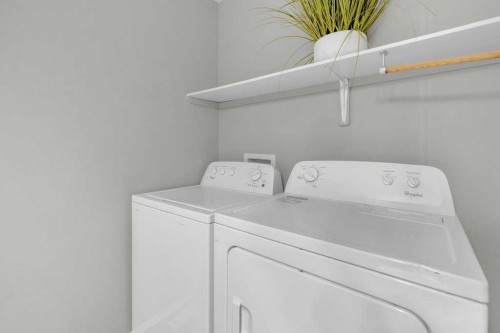 337 Addington Drive, Red Deer, AB - Indoor Photo Showing Laundry Room