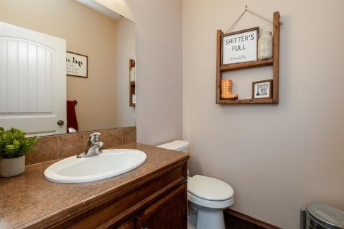 4828 55 Boulevard Close, Innisfail, AB - Indoor Photo Showing Bathroom