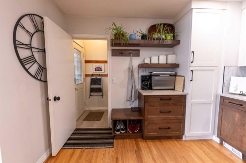 3901 50A Street, Red Deer, AB - Indoor