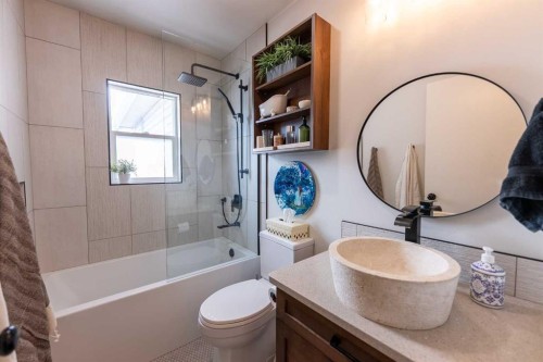 3901 50A Street, Red Deer, AB - Indoor Photo Showing Bathroom