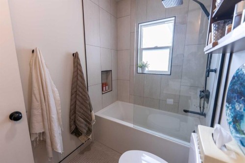 3901 50A Street, Red Deer, AB - Indoor Photo Showing Bathroom