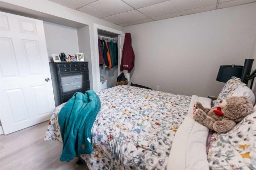 3901 50A Street, Red Deer, AB - Indoor Photo Showing Bedroom