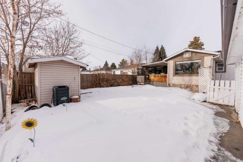 3901 50A Street, Red Deer, AB - Outdoor