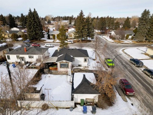 3901 50A Street, Red Deer, AB - Outdoor